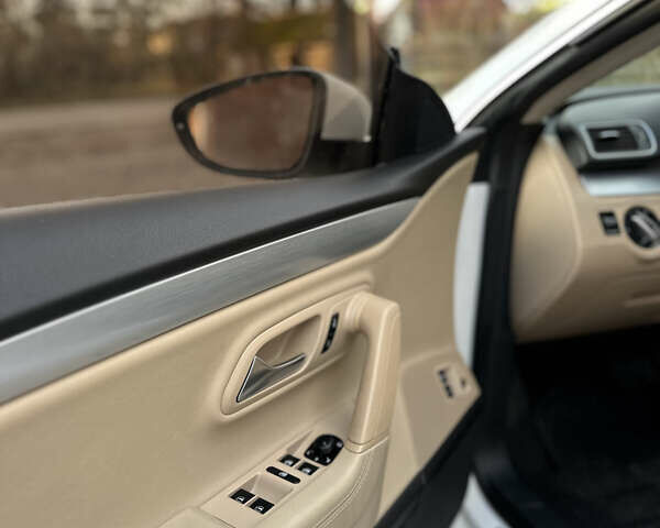 Білий Фольксваген CC / Passat CC, об'ємом двигуна 2 л та пробігом 210 тис. км за 13500 $, фото 6 на Automoto.ua