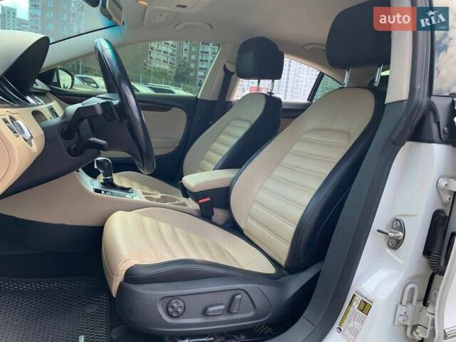 Белый Фольксваген CC / Passat CC, объемом двигателя 2 л и пробегом 77 тыс. км за 15490 $, фото 8 на Automoto.ua
