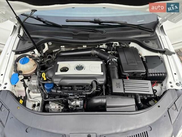 Белый Фольксваген CC / Passat CC, объемом двигателя 2 л и пробегом 122 тыс. км за 12999 $, фото 76 на Automoto.ua