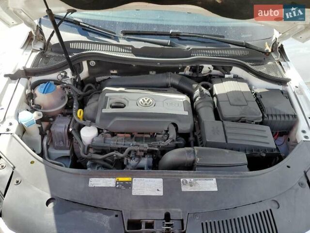 Белый Фольксваген CC / Passat CC, объемом двигателя 1.98 л и пробегом 149 тыс. км за 1800 $, фото 10 на Automoto.ua