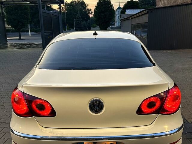 Белый Фольксваген CC, объемом двигателя 2 л и пробегом 285 тыс. км за 9500 $, фото 3 на Automoto.ua