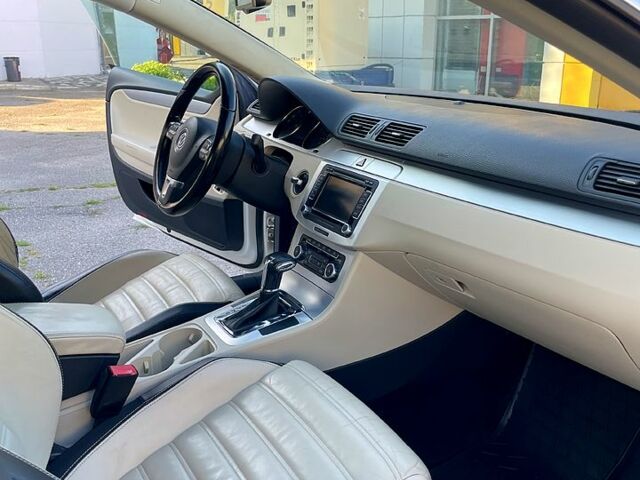 Белый Фольксваген CC, объемом двигателя 2 л и пробегом 270 тыс. км за 8400 $, фото 6 на Automoto.ua