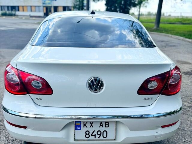 Белый Фольксваген CC, объемом двигателя 2 л и пробегом 196 тыс. км за 8700 $, фото 3 на Automoto.ua