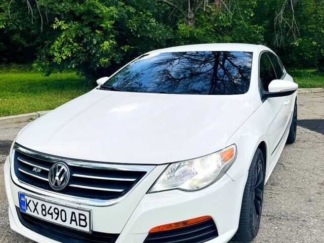 Белый Фольксваген CC, объемом двигателя 2 л и пробегом 196 тыс. км за 8700 $, фото 1 на Automoto.ua