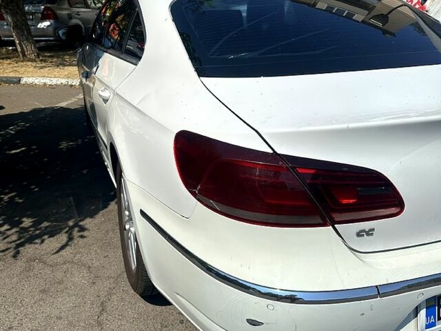 Білий Фольксваген CC, об'ємом двигуна 2 л та пробігом 204 тис. км за 10000 $, фото 11 на Automoto.ua