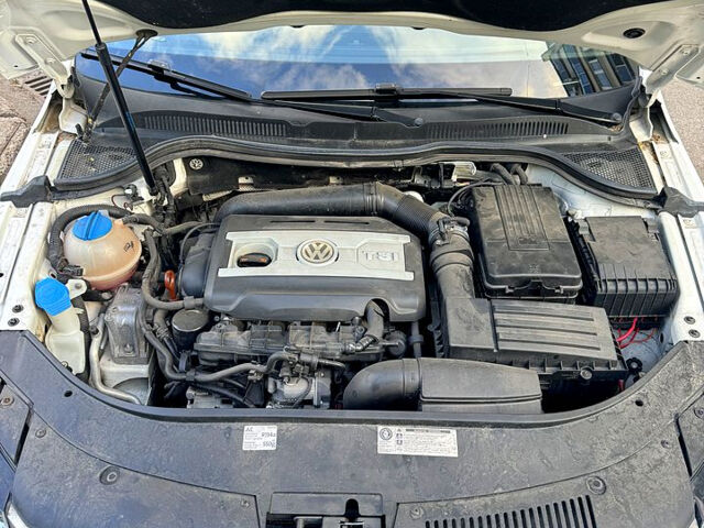 Білий Фольксваген CC, об'ємом двигуна 1.8 л та пробігом 152 тис. км за 11000 $, фото 8 на Automoto.ua