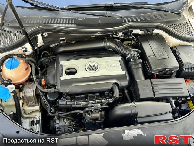 Білий Фольксваген CC, об'ємом двигуна 2 л та пробігом 237 тис. км за 9700 $, фото 12 на Automoto.ua