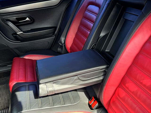 Білий Фольксваген CC, об'ємом двигуна 1.8 л та пробігом 152 тис. км за 11000 $, фото 5 на Automoto.ua