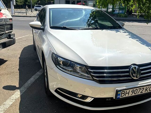 Білий Фольксваген CC, об'ємом двигуна 2 л та пробігом 204 тис. км за 10000 $, фото 1 на Automoto.ua