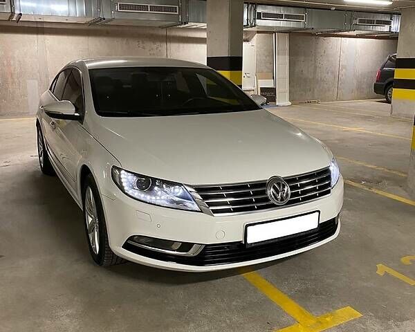 Белый Фольксваген CC / Passat CC, объемом двигателя 2 л и пробегом 130 тыс. км за 16499 $, фото 2 на Automoto.ua