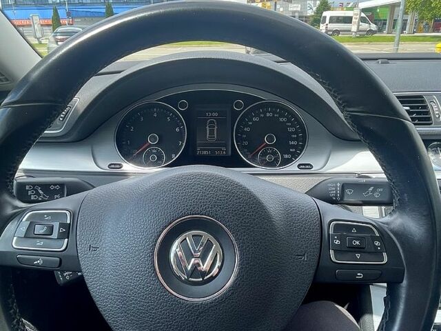 Белый Фольксваген CC, объемом двигателя 2 л и пробегом 217 тыс. км за 11700 $, фото 7 на Automoto.ua