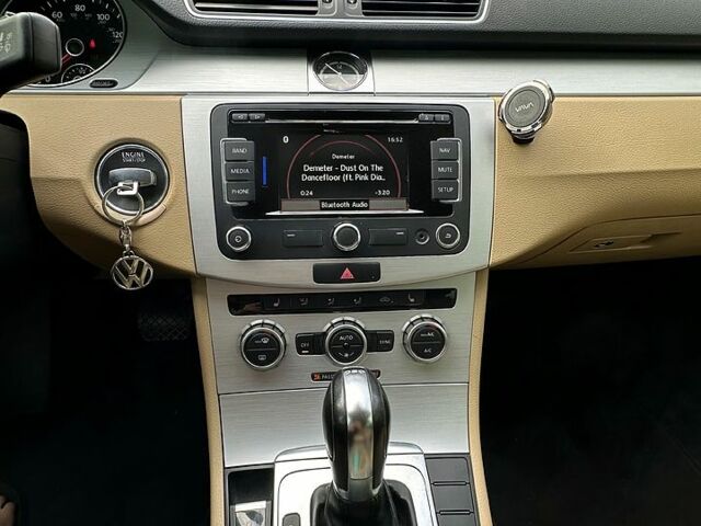 Белый Фольксваген CC, объемом двигателя 2 л и пробегом 168 тыс. км за 12300 $, фото 4 на Automoto.ua