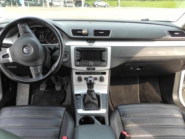 Белый Фольксваген CC / Passat CC, объемом двигателя 2 л и пробегом 124 тыс. км за 9600 $, фото 19 на Automoto.ua