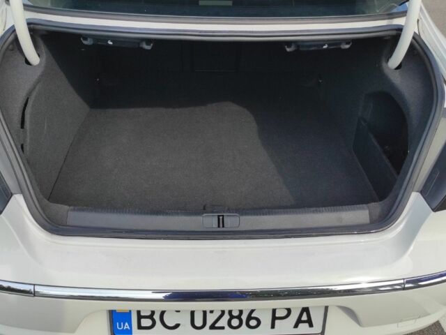 Белый Фольксваген CC / Passat CC, объемом двигателя 2 л и пробегом 124 тыс. км за 9600 $, фото 10 на Automoto.ua