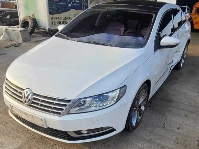 Белый Фольксваген CC / Passat CC, объемом двигателя 2 л и пробегом 134 тыс. км за 7185 $, фото 1 на Automoto.ua