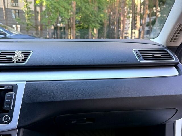 Белый Фольксваген CC, объемом двигателя 2 л и пробегом 106 тыс. км за 12500 $, фото 7 на Automoto.ua