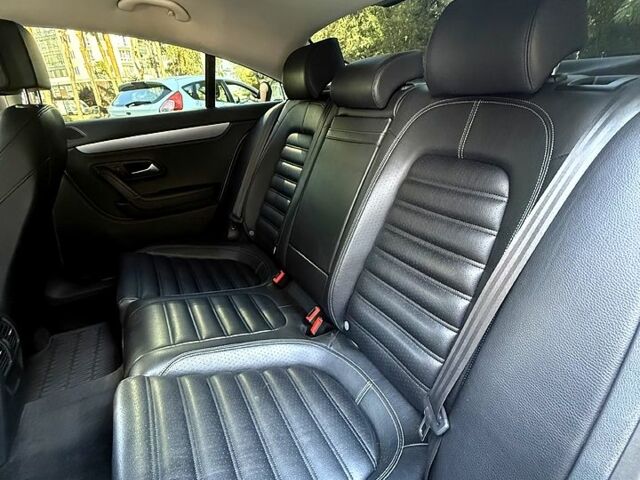 Белый Фольксваген CC, объемом двигателя 2 л и пробегом 106 тыс. км за 12500 $, фото 3 на Automoto.ua