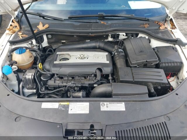 Белый Фольксваген CC, объемом двигателя 2 л и пробегом 204 тыс. км за 8900 $, фото 10 на Automoto.ua