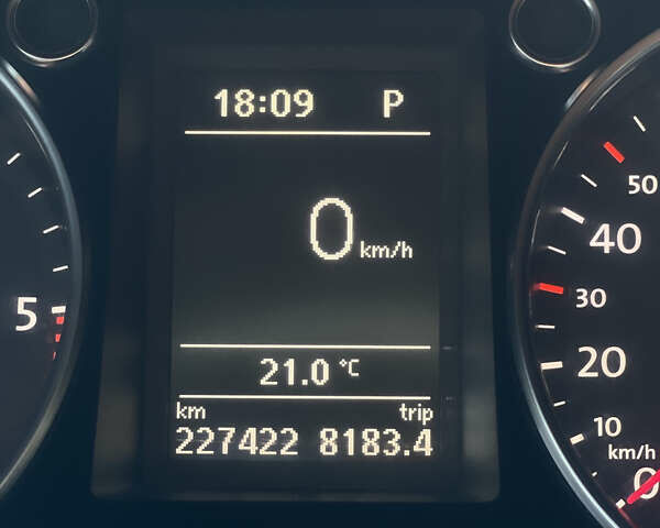 Бежевий Фольксваген CC / Passat CC, об'ємом двигуна 1.97 л та пробігом 255 тис. км за 8200 $, фото 20 на Automoto.ua