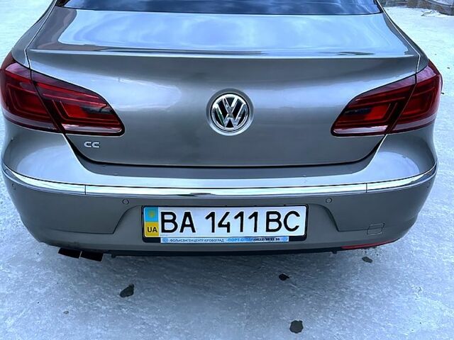 Бежевый Фольксваген CC, объемом двигателя 2 л и пробегом 97 тыс. км за 16000 $, фото 4 на Automoto.ua