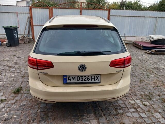 Бежевый Фольксваген СС, объемом двигателя 2 л и пробегом 300 тыс. км за 15500 $, фото 2 на Automoto.ua