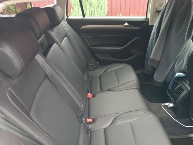 Бежевый Фольксваген СС, объемом двигателя 2 л и пробегом 300 тыс. км за 15500 $, фото 7 на Automoto.ua