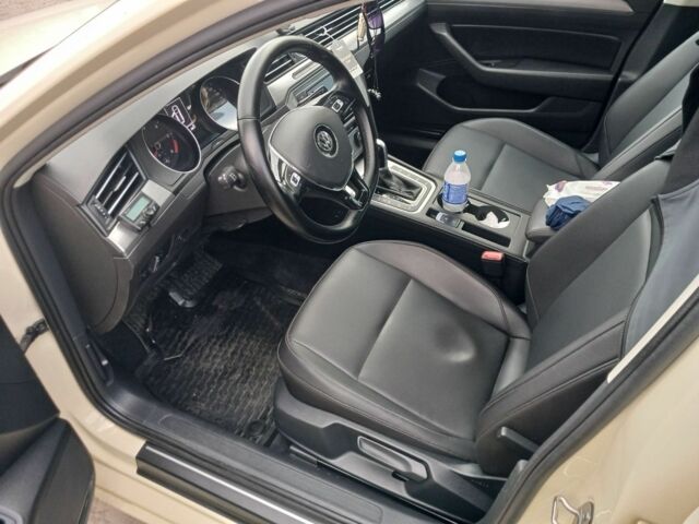 Бежевый Фольксваген СС, объемом двигателя 2 л и пробегом 300 тыс. км за 15500 $, фото 6 на Automoto.ua