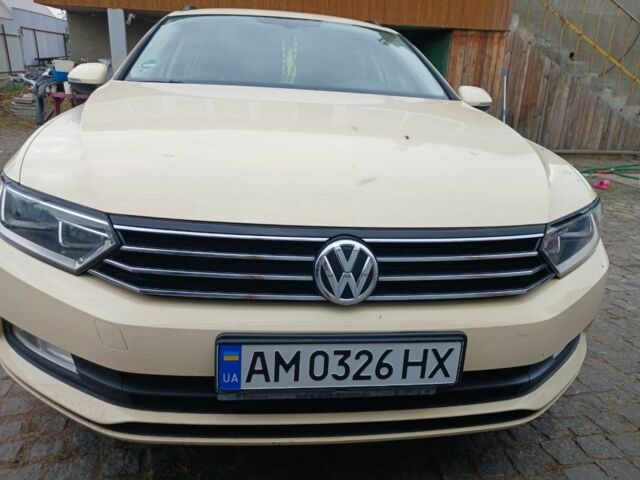 Бежевый Фольксваген СС, объемом двигателя 2 л и пробегом 300 тыс. км за 15500 $, фото 1 на Automoto.ua