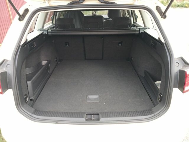 Бежевый Фольксваген СС, объемом двигателя 2 л и пробегом 300 тыс. км за 15500 $, фото 8 на Automoto.ua