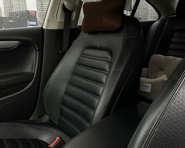 Чорний Фольксваген CC / Passat CC, об'ємом двигуна 2 л та пробігом 190 тис. км за 12000 $, фото 16 на Automoto.ua