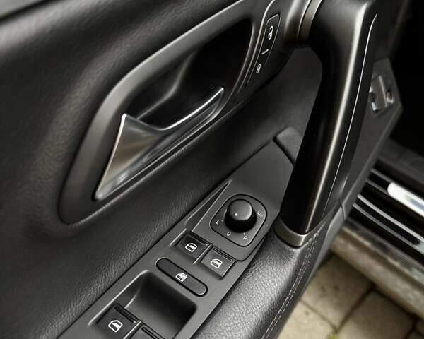 Черный Фольксваген CC / Passat CC, объемом двигателя 1.98 л и пробегом 184 тыс. км за 13000 $, фото 5 на Automoto.ua