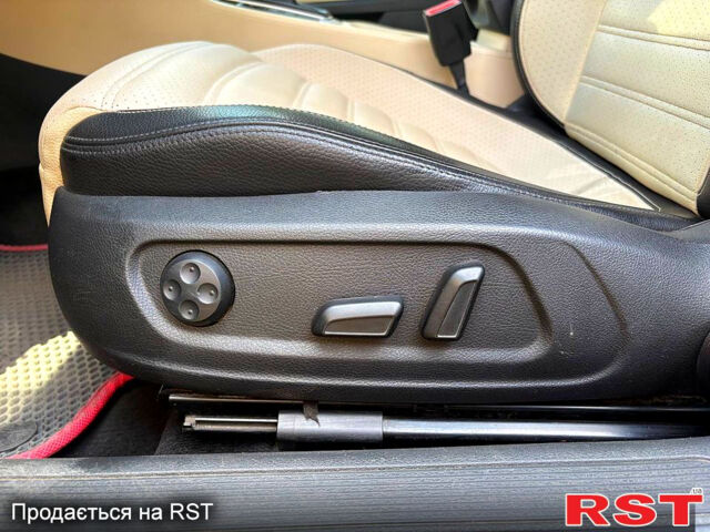 Черный Фольксваген CC, объемом двигателя 2 л и пробегом 220 тыс. км за 10000 $, фото 7 на Automoto.ua