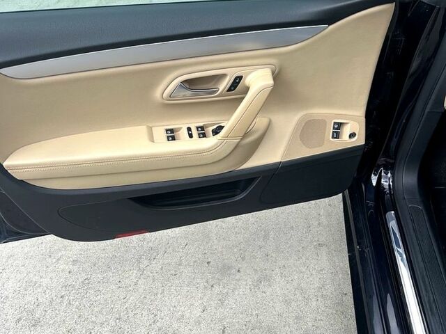 Черный Фольксваген CC, объемом двигателя 2 л и пробегом 180 тыс. км за 11300 $, фото 6 на Automoto.ua