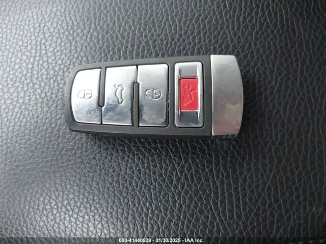 Чорний Фольксваген CC, об'ємом двигуна 2 л та пробігом 100 тис. км за 9200 $, фото 6 на Automoto.ua