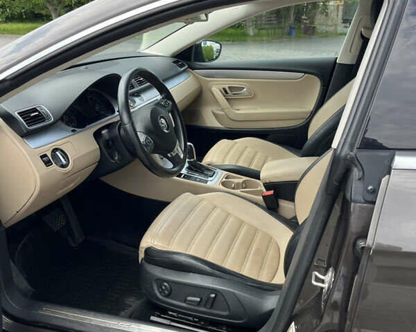 Коричневий Фольксваген CC / Passat CC, об'ємом двигуна 1.98 л та пробігом 200 тис. км за 9500 $, фото 9 на Automoto.ua