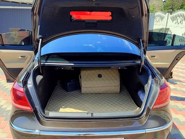 Коричневый Фольксваген CC, объемом двигателя 1.8 л и пробегом 208 тыс. км за 10800 $, фото 4 на Automoto.ua