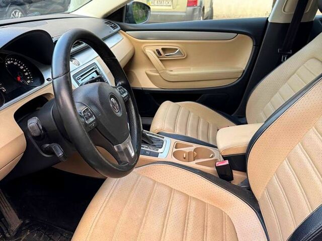 Коричневый Фольксваген CC, объемом двигателя 2 л и пробегом 176 тыс. км за 10700 $, фото 7 на Automoto.ua