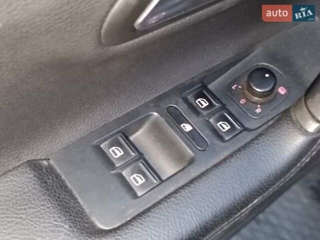 Красный Фольксваген CC / Passat CC, объемом двигателя 2 л и пробегом 151 тыс. км за 13490 $, фото 22 на Automoto.ua