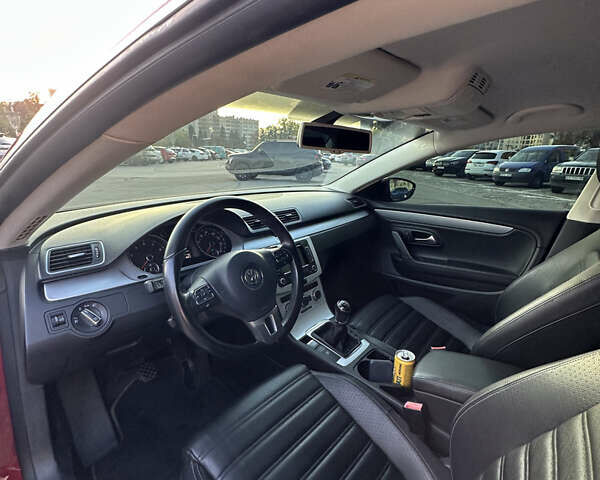 Красный Фольксваген CC / Passat CC, объемом двигателя 1.98 л и пробегом 150 тыс. км за 11999 $, фото 10 на Automoto.ua