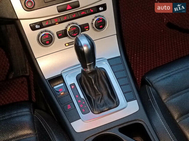 Красный Фольксваген CC / Passat CC, объемом двигателя 2 л и пробегом 151 тыс. км за 13490 $, фото 17 на Automoto.ua