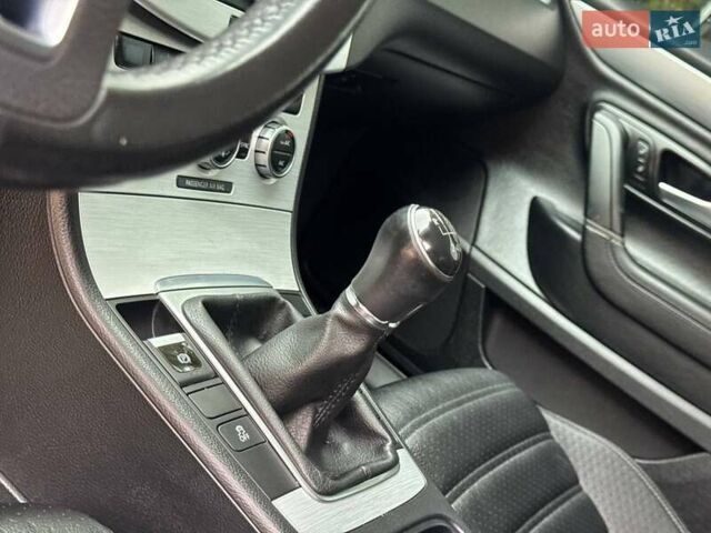 Красный Фольксваген CC / Passat CC, объемом двигателя 1.98 л и пробегом 152 тыс. км за 9400 $, фото 31 на Automoto.ua