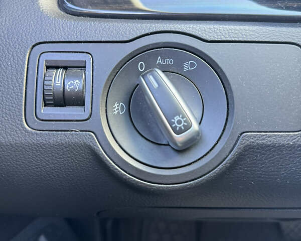 Красный Фольксваген CC / Passat CC, объемом двигателя 3.6 л и пробегом 122 тыс. км за 12700 $, фото 7 на Automoto.ua