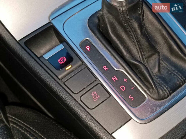 Красный Фольксваген CC / Passat CC, объемом двигателя 2 л и пробегом 151 тыс. км за 13490 $, фото 27 на Automoto.ua