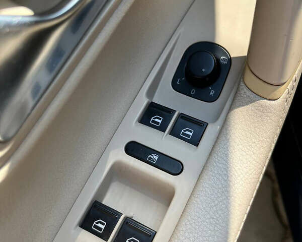 Фольксваген CC / Passat CC, об'ємом двигуна 1.97 л та пробігом 207 тис. км за 7800 $, фото 8 на Automoto.ua