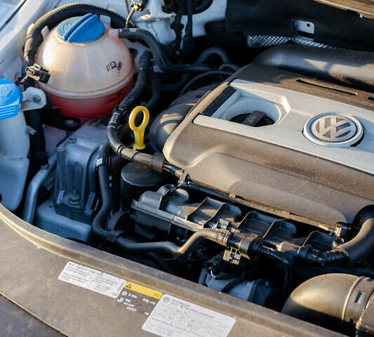 Фольксваген CC / Passat CC, об'ємом двигуна 1.98 л та пробігом 82 тис. км за 12500 $, фото 23 на Automoto.ua