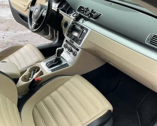 Желтый Фольксваген CC / Passat CC, объемом двигателя 2 л и пробегом 240 тыс. км за 11000 $, фото 5 на Automoto.ua