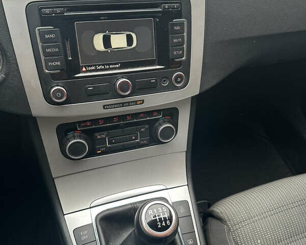 Серый Фольксваген CC / Passat CC, объемом двигателя 1.8 л и пробегом 220 тыс. км за 7777 $, фото 11 на Automoto.ua