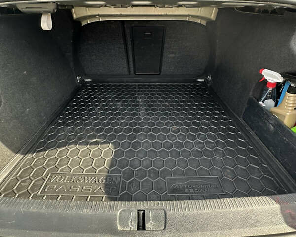 Серый Фольксваген CC / Passat CC, объемом двигателя 1.97 л и пробегом 283 тыс. км за 9100 $, фото 36 на Automoto.ua