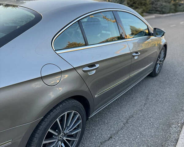 Серый Фольксваген CC / Passat CC, объемом двигателя 2 л и пробегом 160 тыс. км за 9000 $, фото 2 на Automoto.ua