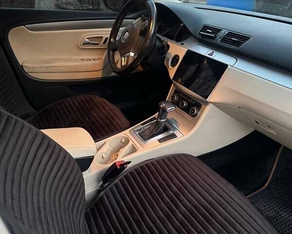 Серый Фольксваген CC / Passat CC, объемом двигателя 2 л и пробегом 196 тыс. км за 7800 $, фото 2 на Automoto.ua
